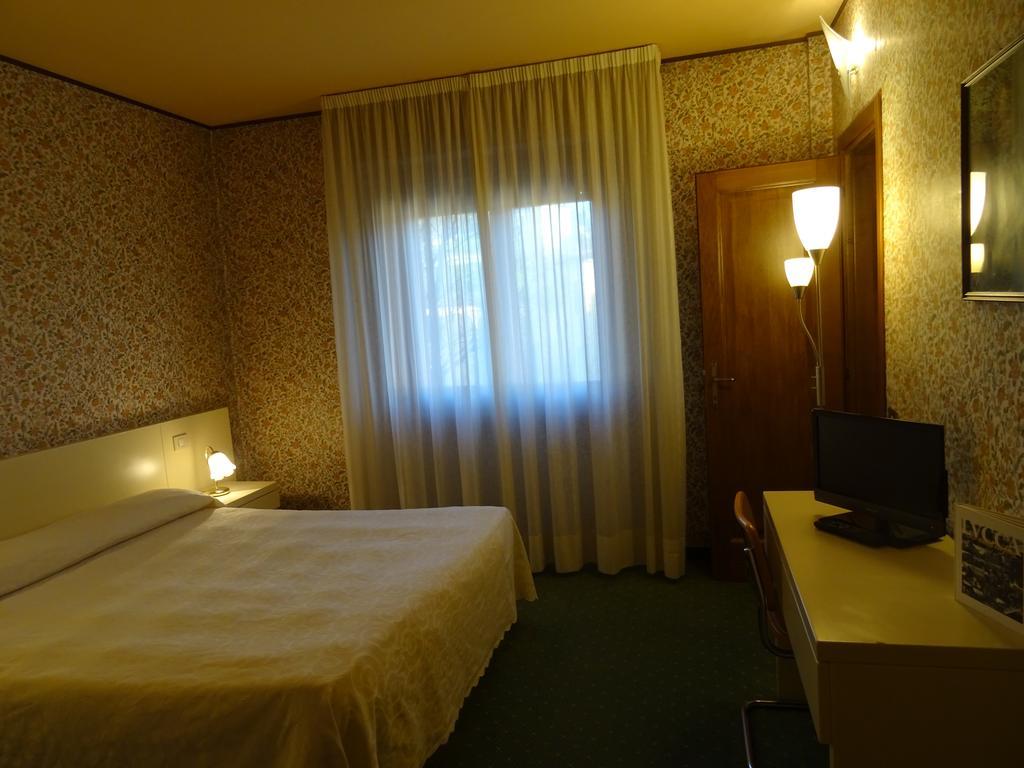 Hotel La Pergola Barga Kültér fotó